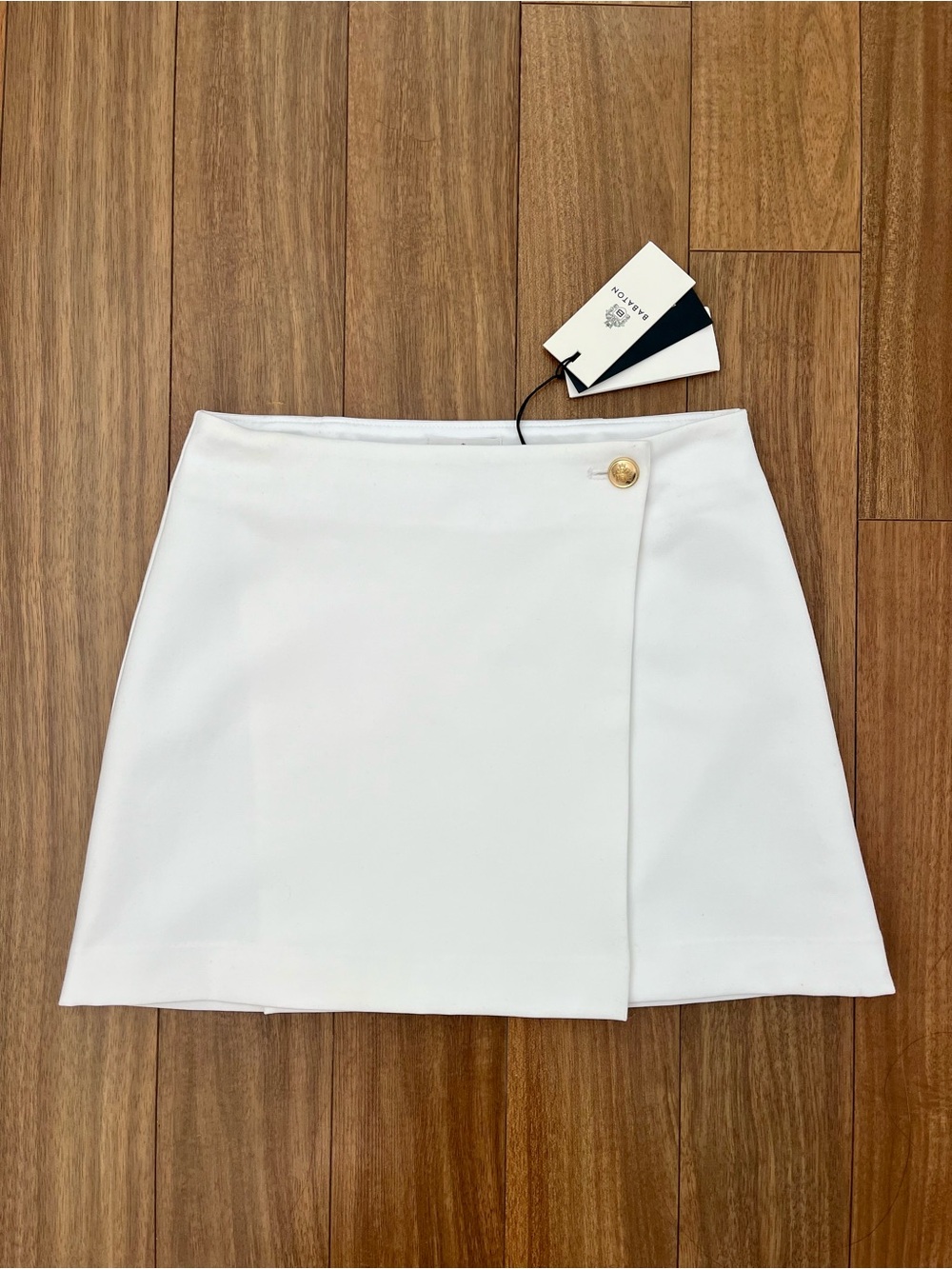 Aritzia Babaton White Wrap Mini Skirt